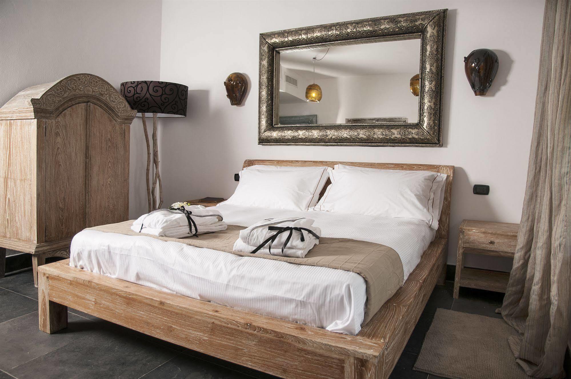 Seven Maze Charming House Bed & Breakfast Бари Екстериор снимка